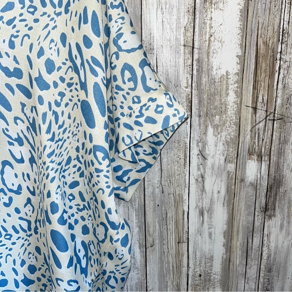 Jodifl Cream & Blue Animal Print Oversized Whimsy Blouse - Picture 3 of 6